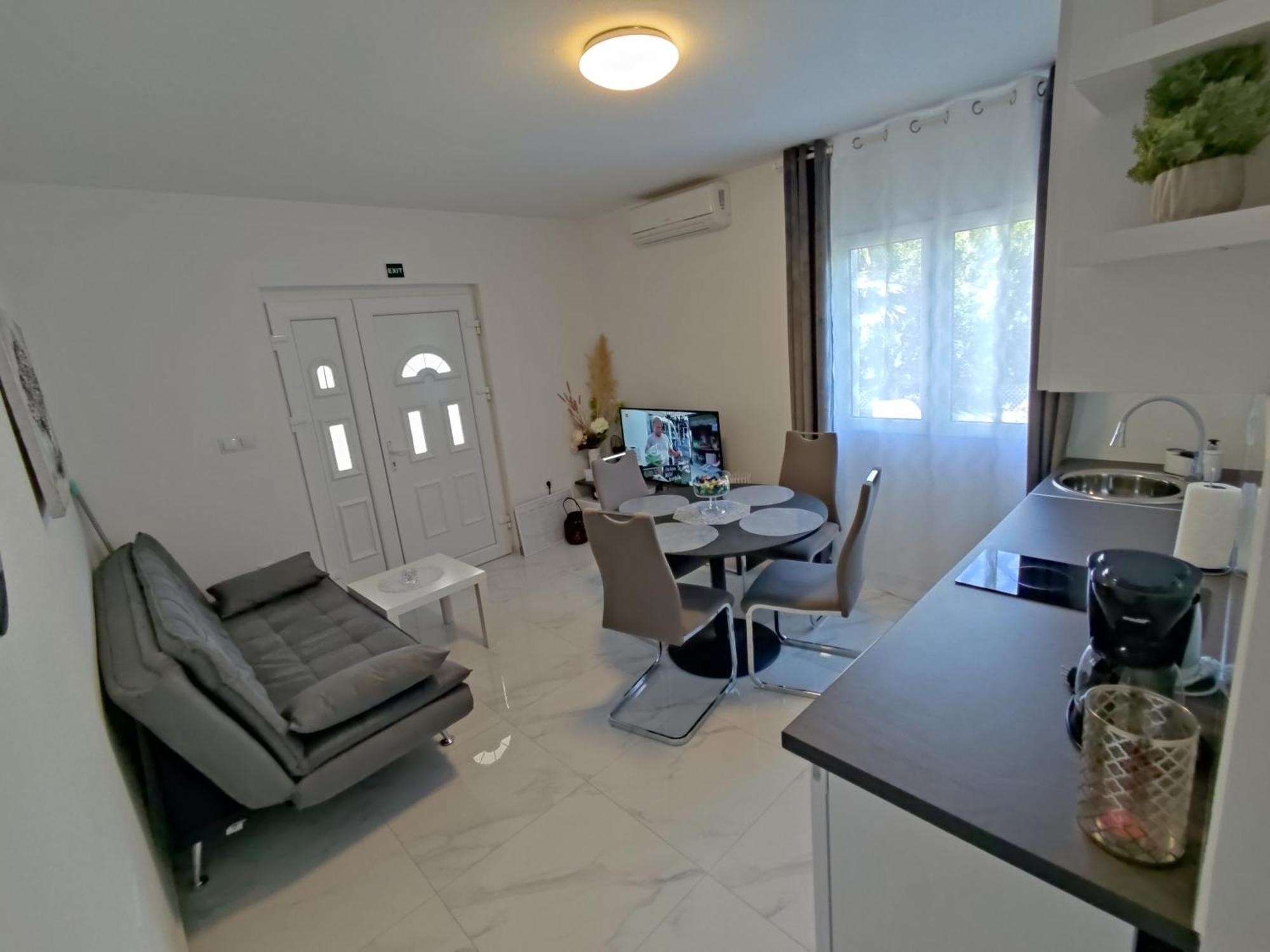 Sun House Daire Brzac Dış mekan fotoğraf