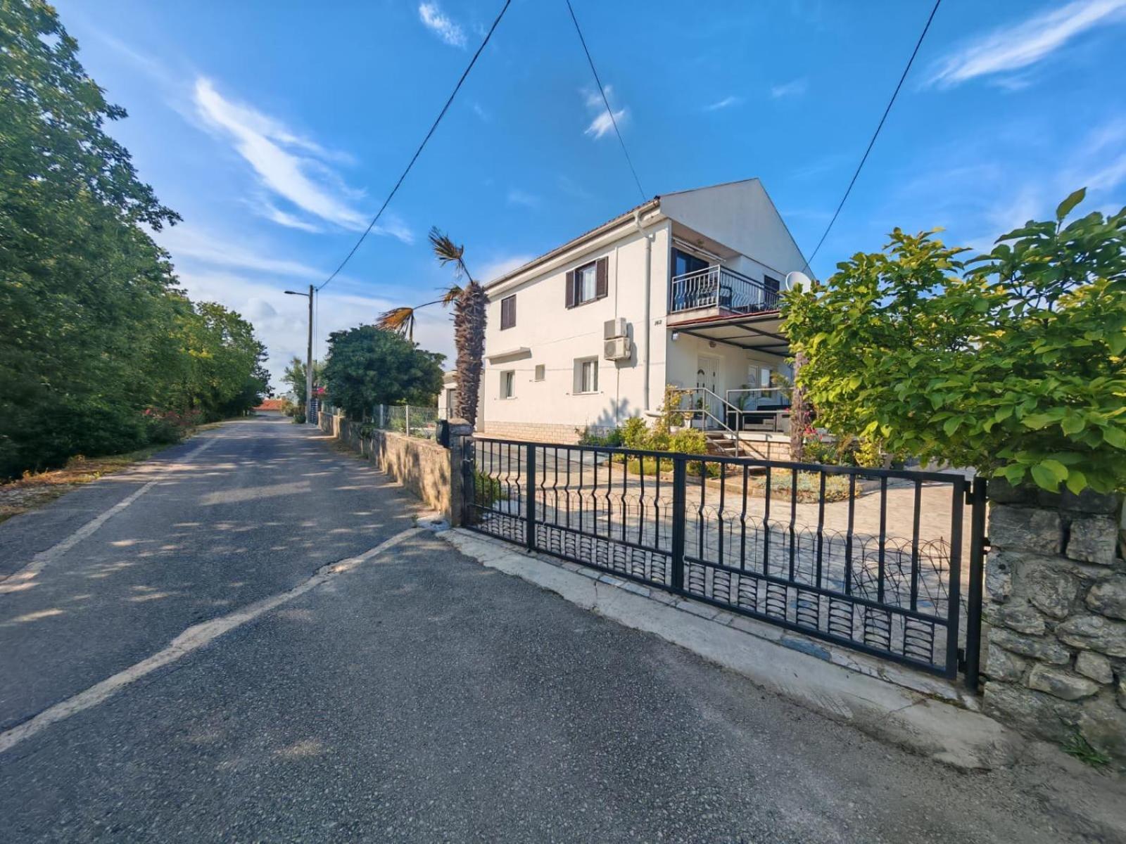 Sun House Daire Brzac Dış mekan fotoğraf
